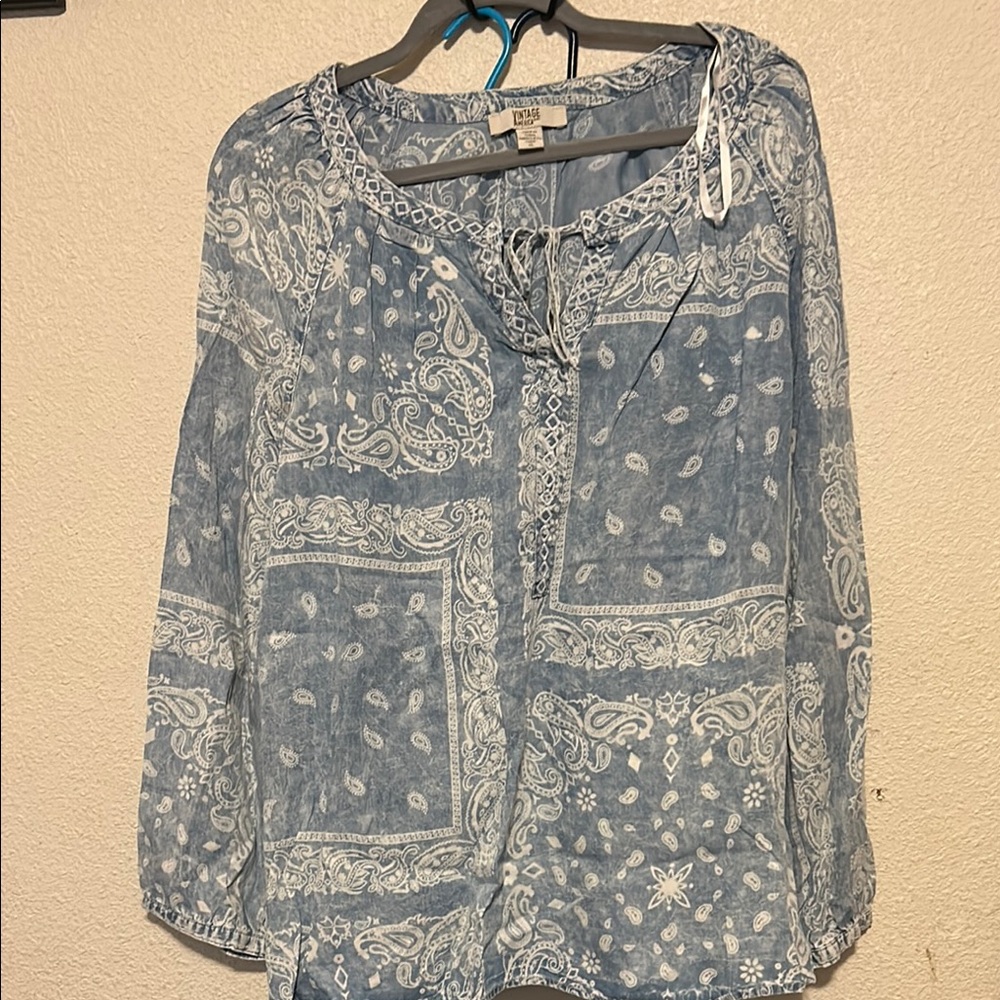 Vintage America Blue and White 3/4 Sleeve Blouse with Relaxed Fit